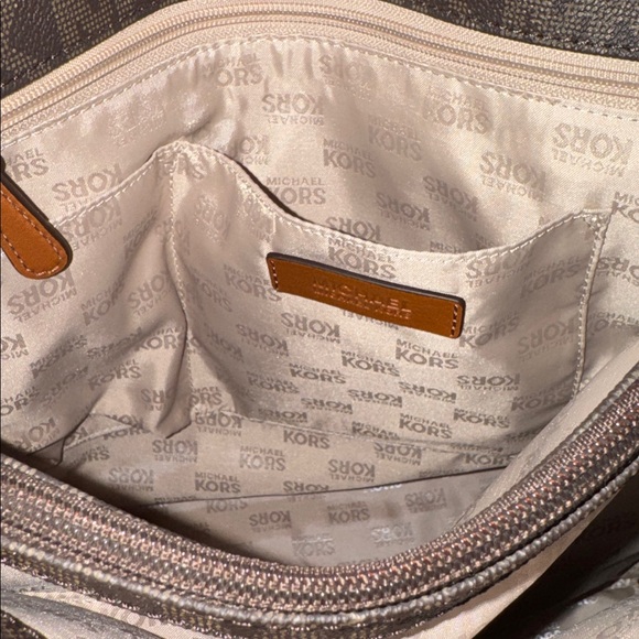 MICHAEL KORS LARGE HAMILTON SIGNATURE TOTE - Picture 8 of 12